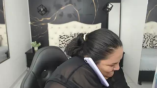 Aaliyah11 from StripChat is Freechat