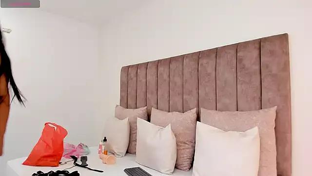 aanahi_britton from StripChat