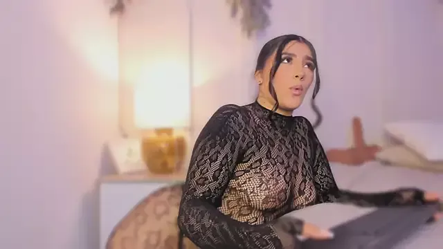 AANNEE_ on StripChat 