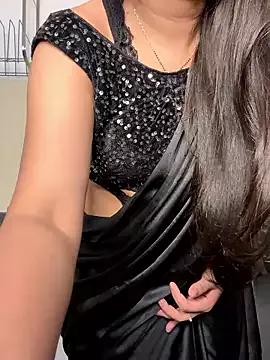 Aarohi_333 from StripChat