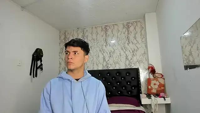 Aaron_Foxxx from StripChat is Freechat