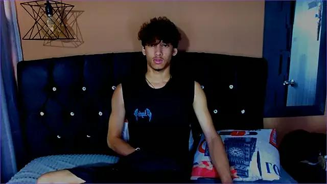 aaron_schott from StripChat is Freechat