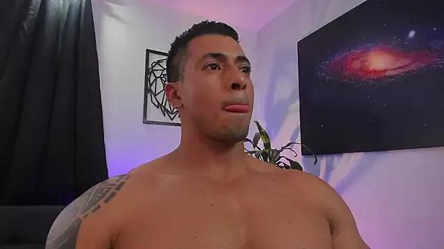 aaroncolombia from StripChat
