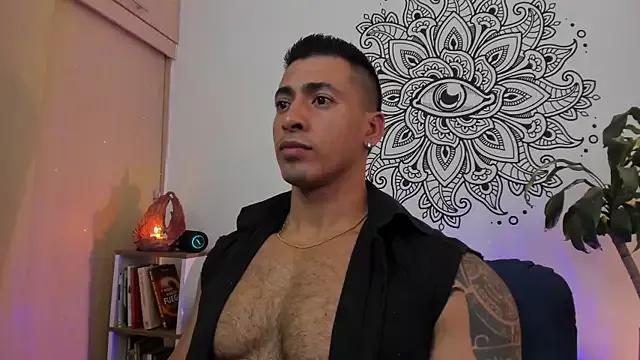 aaroncolombia from StripChat