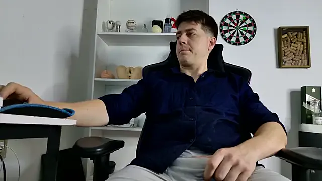 aaronlegend_ on StripChat 