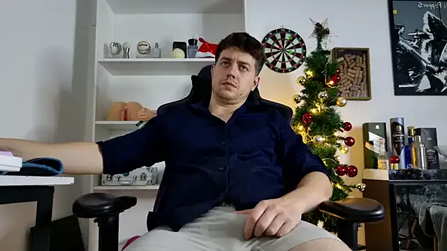 aaronlegend_ on StripChat 