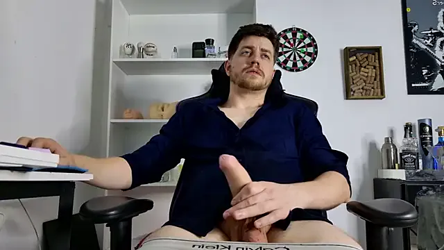 aaronlegend_ from StripChat is Freechat