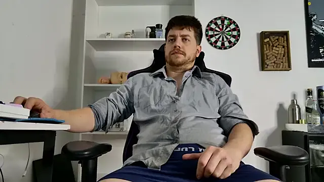 aaronlegend_ on StripChat 