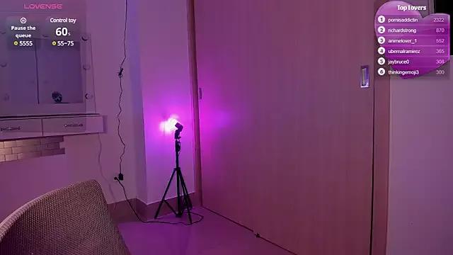 Try our streaming cams variety and talk on a personal level with our adorable girls streamers, showing off their bountiful shapes and dildos.