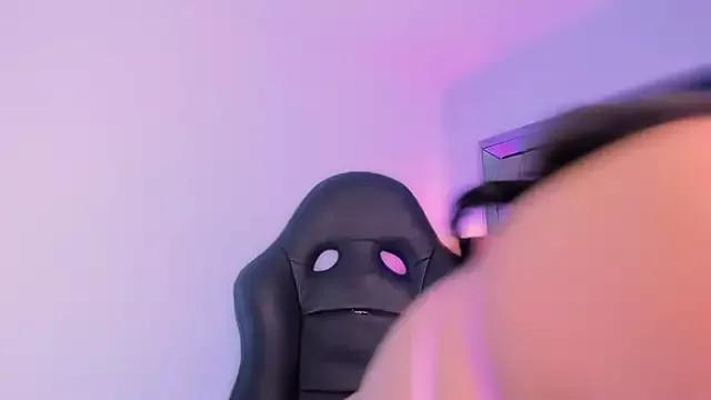 AbbyMilleerr from StripChat is Freechat