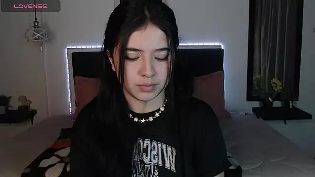 Abella_D from StripChat is Freechat