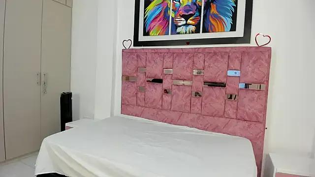 Try our streaming cams variety and talk on a personal level with our adorable girls streamers, showing off their bountiful shapes and dildos.