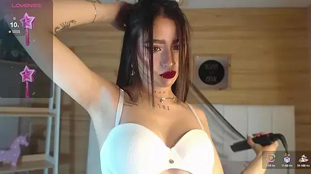 Try our streaming cams variety and talk on a personal level with our adorable girls streamers, showing off their bountiful shapes and dildos.