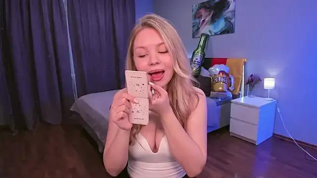 AdalineLove from StripChat