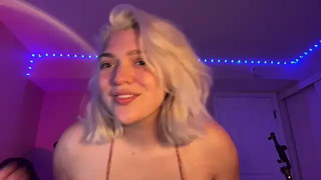 adalinestar from StripChat