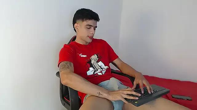 adam_levis17 from StripChat