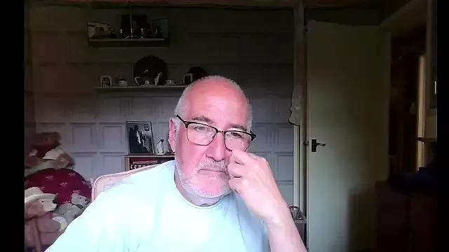 Adamdaddybear from StripChat is Freechat