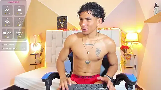 Adan_Oriol on StripChat 