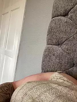AddictiveRose_25 from StripChat is Freechat