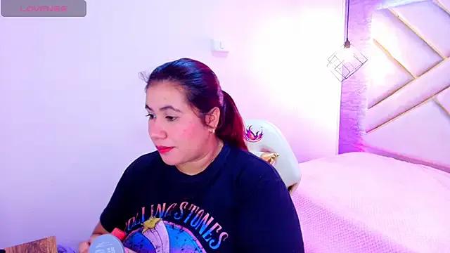 Try our streaming cams variety and talk on a personal level with our adorable girls streamers, showing off their bountiful shapes and dildos.