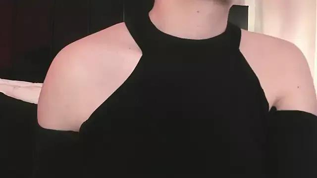 Adeelinee from StripChat