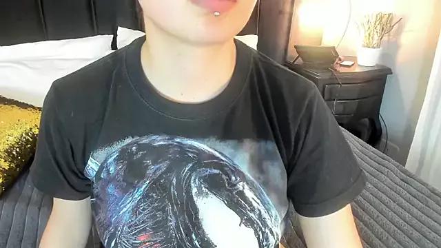 Adeelinee from StripChat