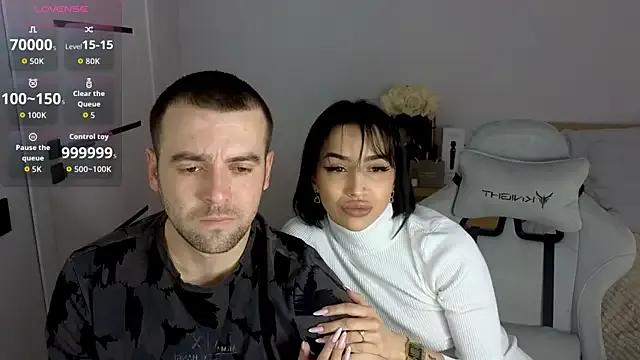 AdeleLaCr0ix from StripChat is Freechat