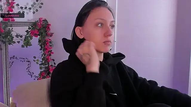 AdeliceLenoir from StripChat is Freechat