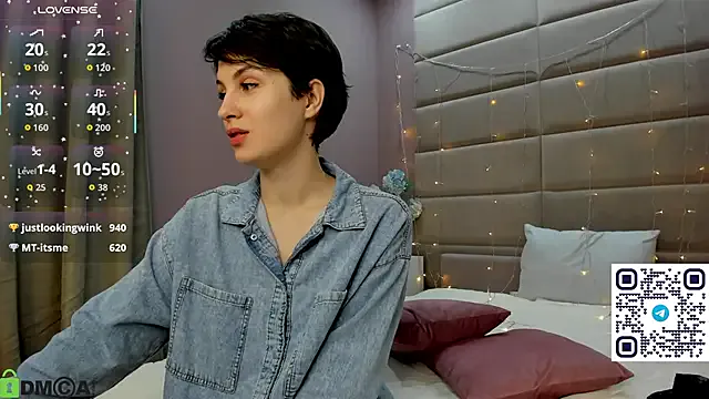 Try our streaming cams variety and talk on a personal level with our adorable girls streamers, showing off their bountiful shapes and dildos.