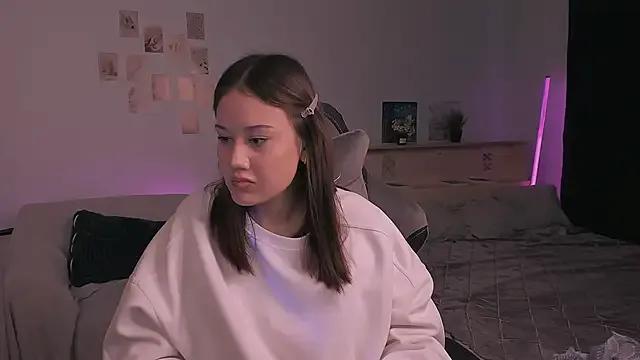 adelle046 from StripChat is Freechat