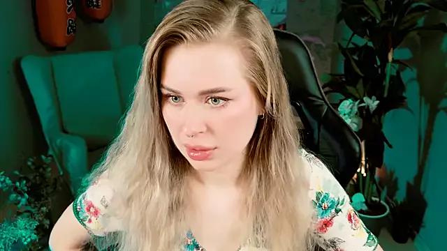 AdelLoys from StripChat is Freechat