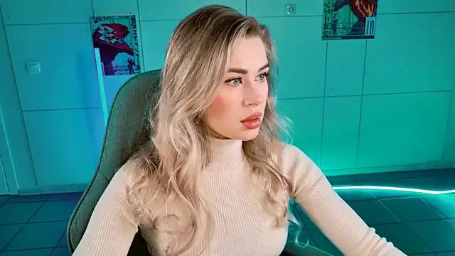 AdelLoyss from StripChat is Freechat