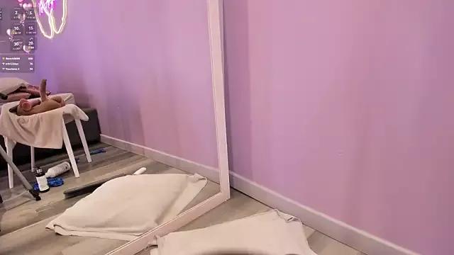 Adharamonroe from StripChat