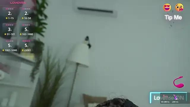 adisson_fox from StripChat is Freechat