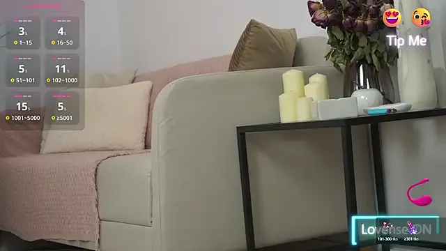 adisson_fox from StripChat is Freechat