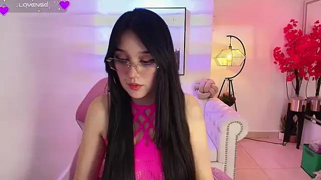 Adriana_miller from StripChat is Freechat