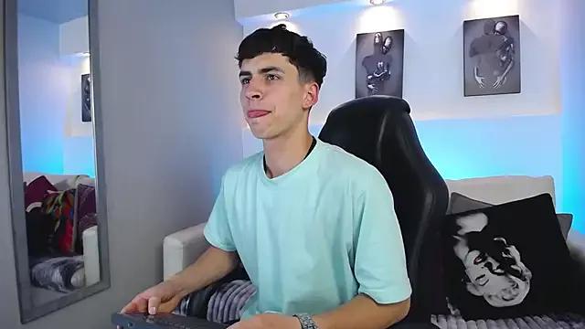 AdrianRinaldi from StripChat is Freechat