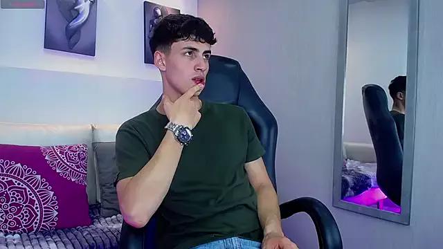 AdrianRinaldi from StripChat is Freechat