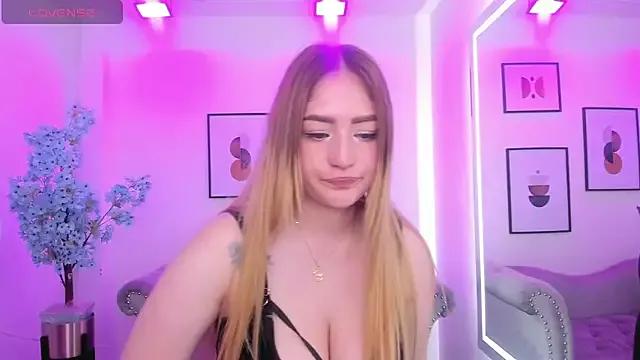 Agatha_luxx from StripChat