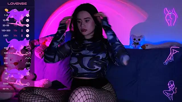 Try our streaming cams variety and talk on a personal level with our adorable girls streamers, showing off their bountiful shapes and dildos.