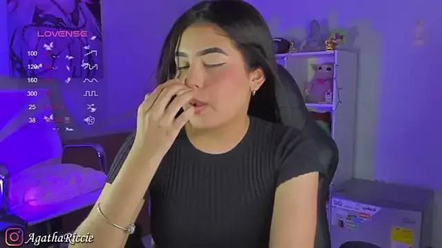 Agatharicci from StripChat