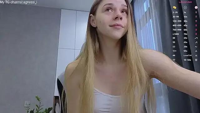 agnessi_ from StripChat is Freechat