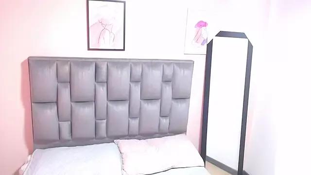 Aiilynn_ from StripChat is Freechat