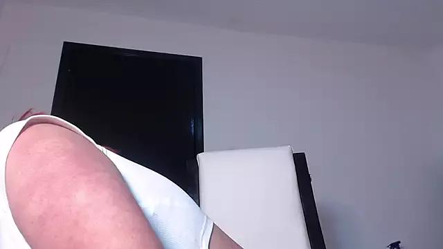 Aiimee_hills from StripChat is Freechat