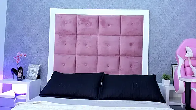 ailenaranda from StripChat is Freechat