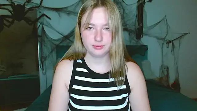 Ailissa__fox from StripChat is Freechat