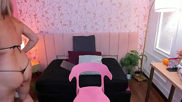 Try our streaming cams variety and talk on a personal level with our adorable girls streamers, showing off their bountiful shapes and dildos.