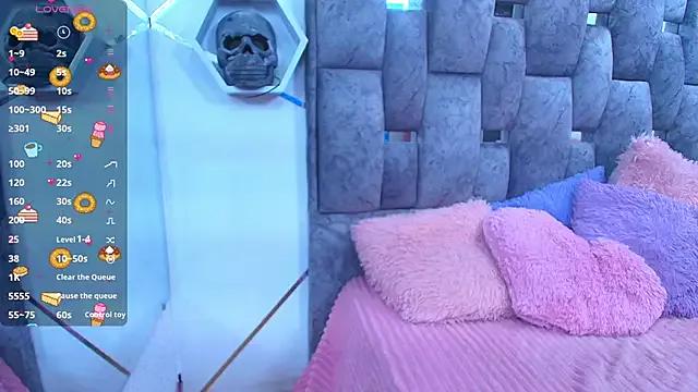 Try our streaming cams variety and talk on a personal level with our adorable girls streamers, showing off their bountiful shapes and dildos.