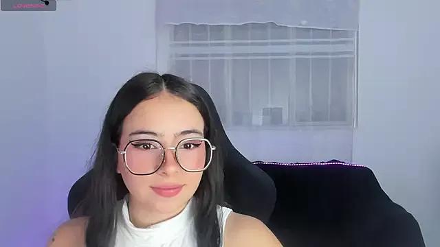 Aishelyng20 from StripChat is Freechat