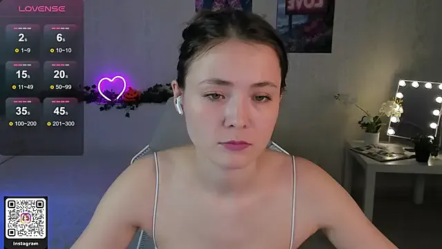 Try our streaming cams variety and talk on a personal level with our adorable girls streamers, showing off their bountiful shapes and dildos.